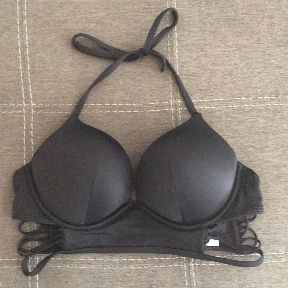 Victoria’s Secret bombshell bikini top
